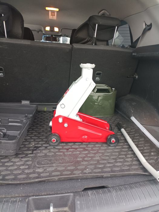 домкрат 2.5 тонны 20000