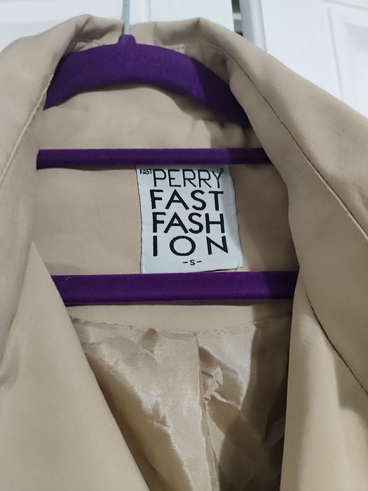 Продам плащ женский размер 48