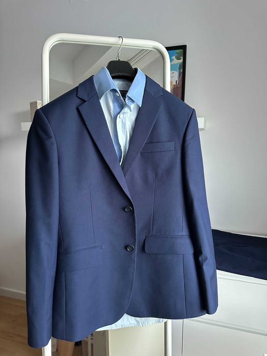Costum barbati nunta