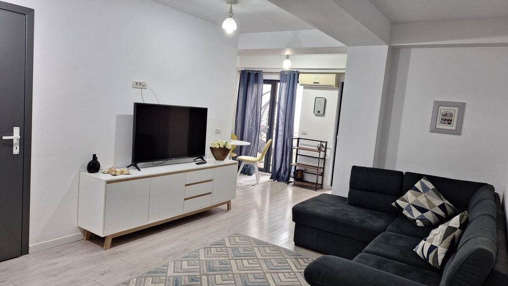 Închiriez apartament 2 camere! Nou!