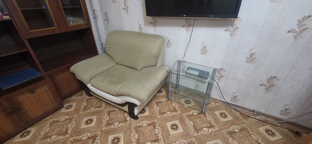Отдам диван с креслом самовывоз