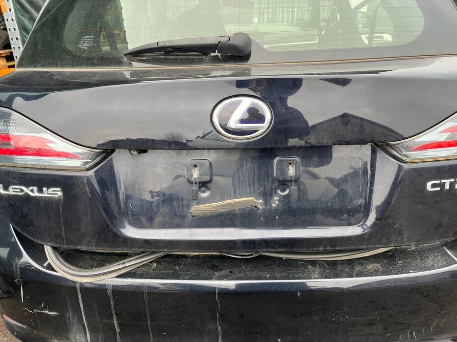 Заден капак пета врата Lexus CT200