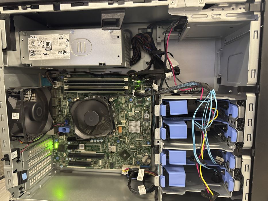 Server Dell PowerEdge T150, Xeon E-2324G, 64GB 3200MHz, 2x1 TB SSD