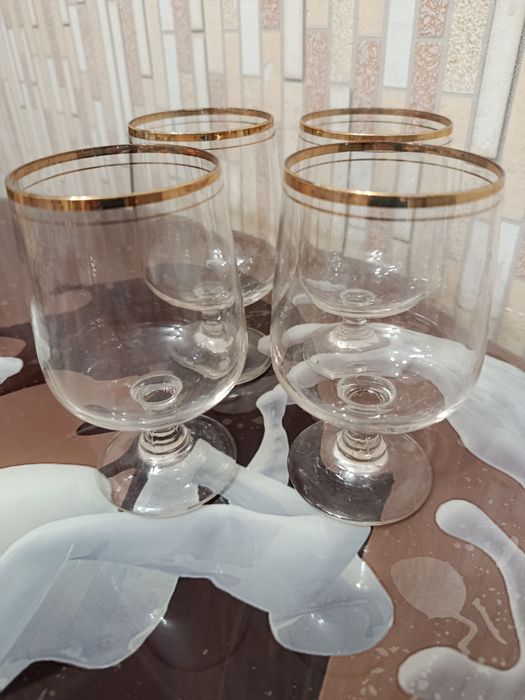 Продам посуду  в хорошем состоянии