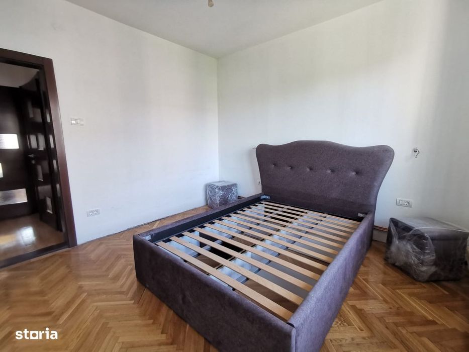 Apartament spatios 136 mp utili cu garaj ,terasă , balcon si boxa.