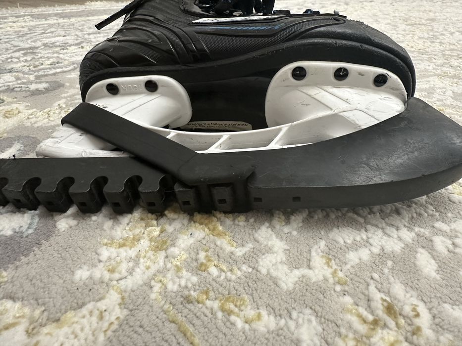 Коньки хоккейные