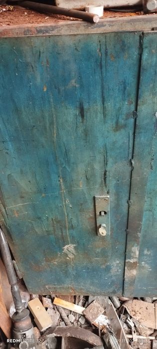 Продам металлический шкаф