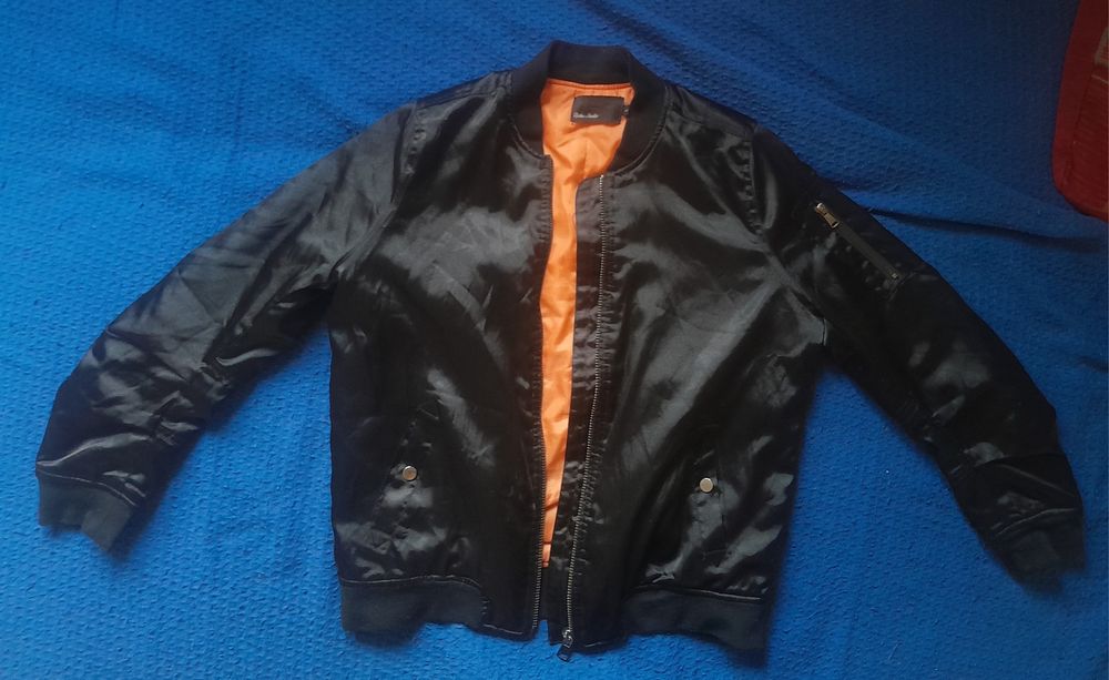 Бомбер чёрный хороший