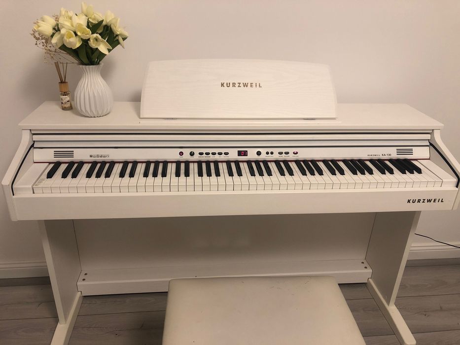 Vând pianina KURZWEIL KA-130