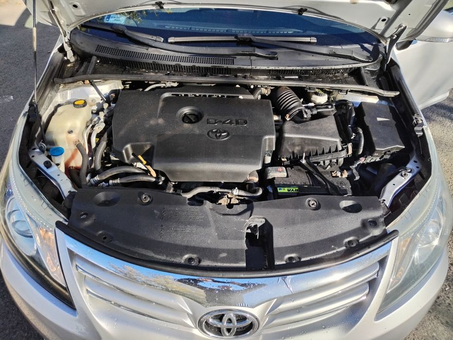 Toyota Avensis 2013 2.0 diesel