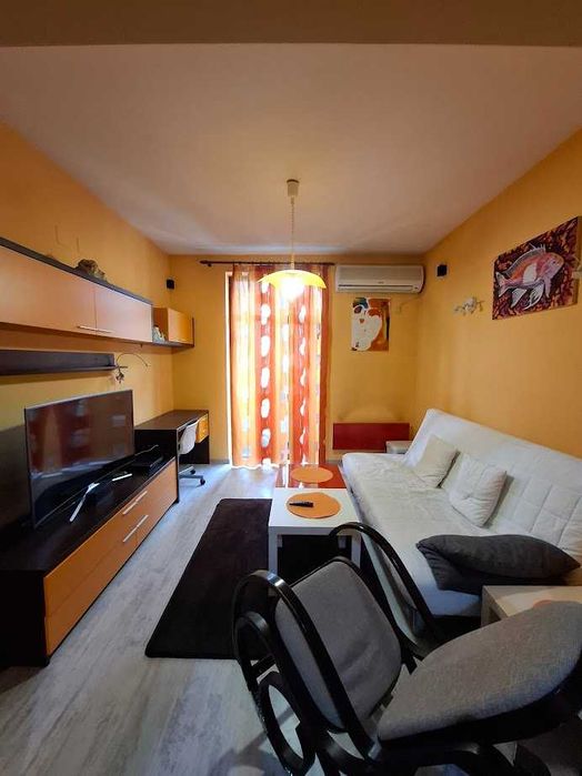 3ст гр.Русе,пл.Свобода,ет.2,550€/м