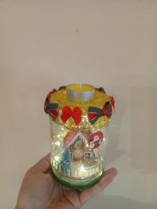 Пластмасови ,стъклен,светещи буркани