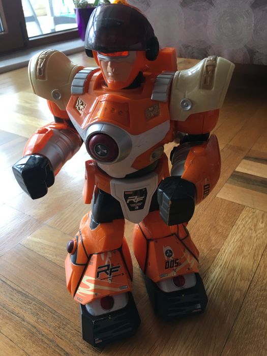 Детски играчки-20 лв/бр., кош за играчки-10 лв