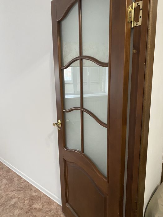 Б/у есік сатылады