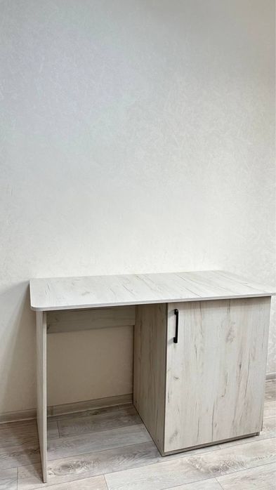 Стол письменный, компьютерный стол