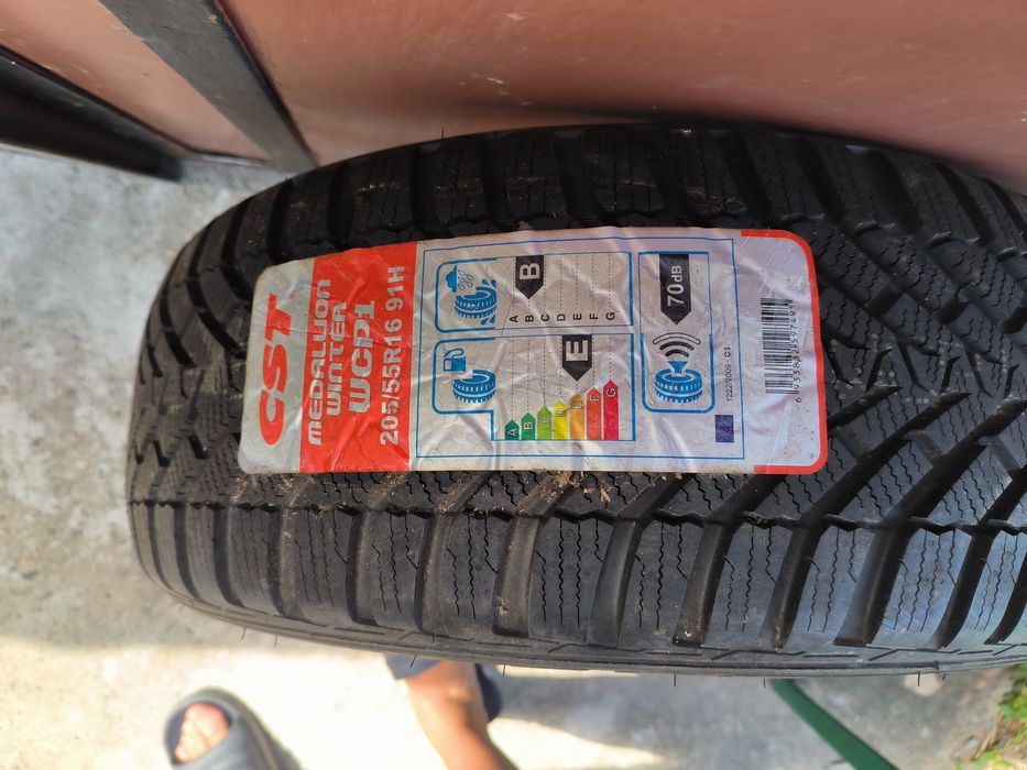Чисто нова зимна гума CST Medallion Winter WCP1 205/55 R16 91H