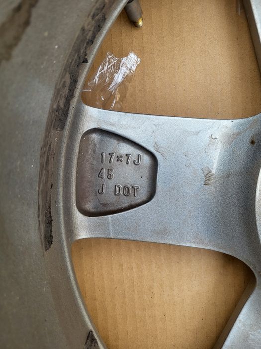 Литые диски R 17, тойота оригинал