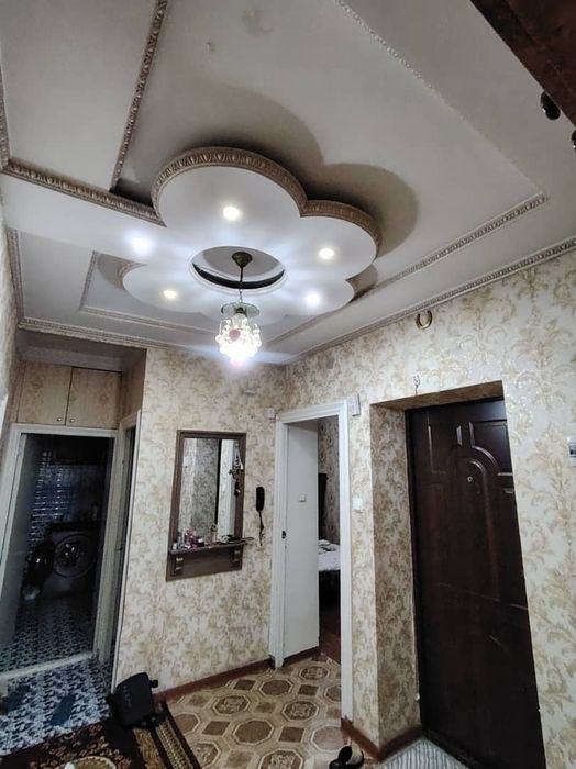 Продаю  5 комнатную кравтиру  со всеми удобствами
