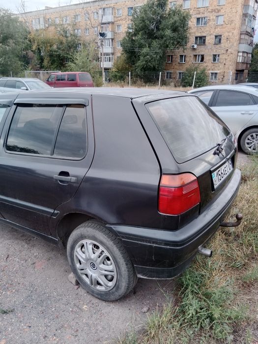 Продам Гольфа 1.6 на ходу.