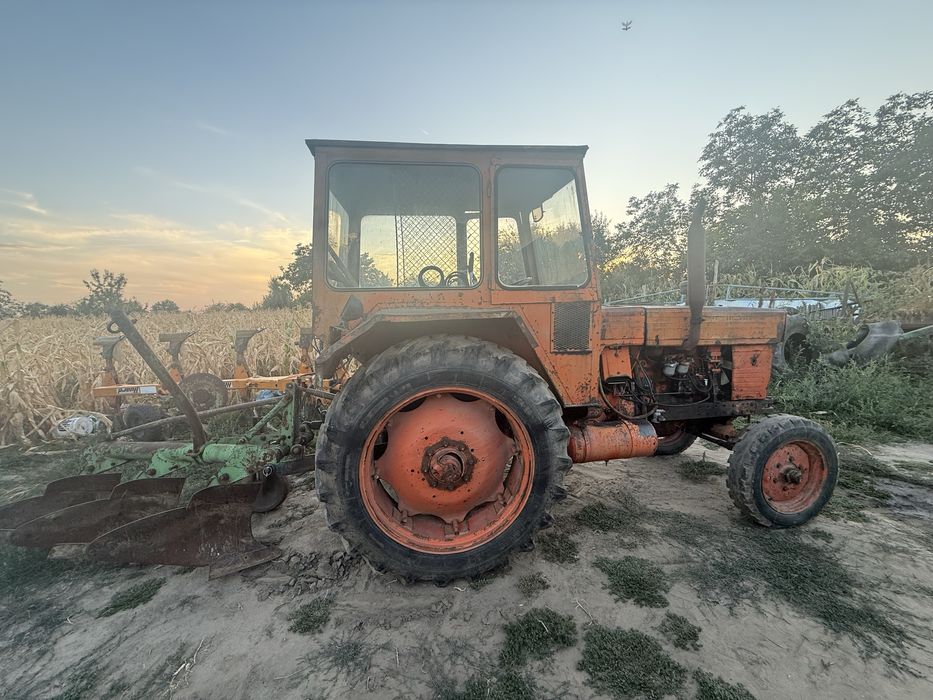 Tractor u650 original cu plug si cultivator