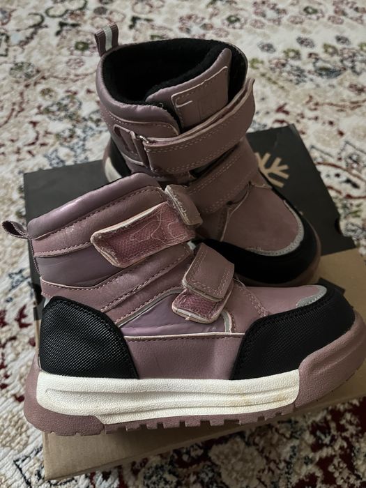 Детский ботинки продается