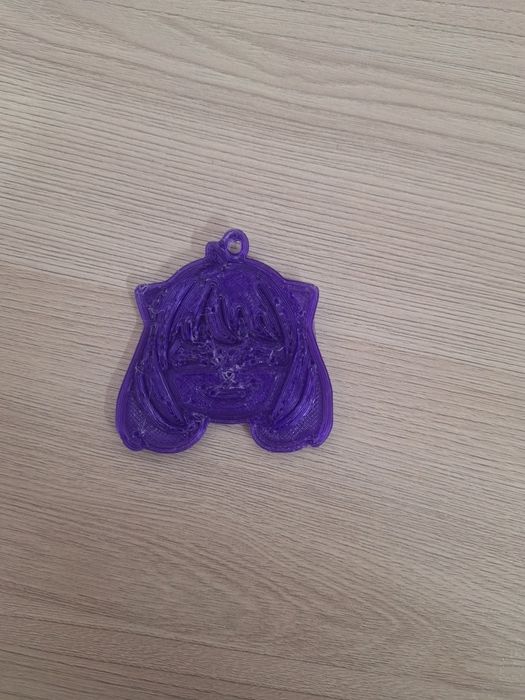 Продам 3D-брелок Ани из "семья шпиона".