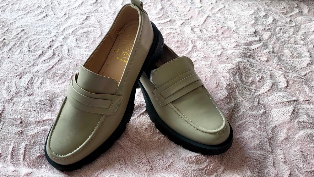 Женская обувь новая