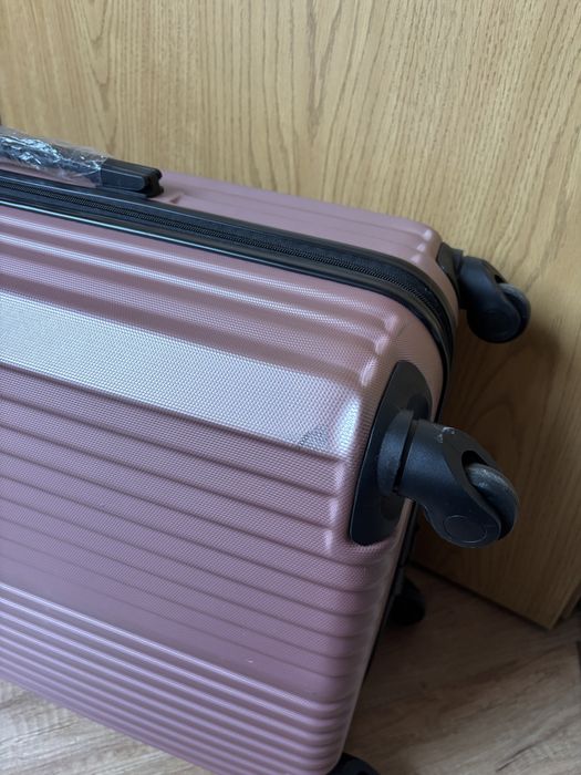 Голям куфар за чекиран багаж, розов, ползван веднъж