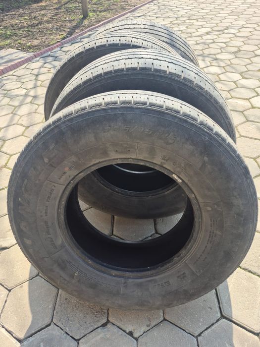 Автошины летние 235/75 R15 (б/у).