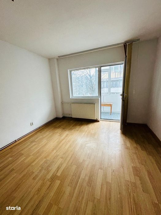 OPORTUNITATE DE INVESTIȚIE: Apartament cu 3 camere și 2 băi, etaj 2