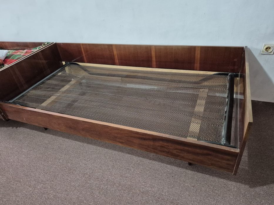 Единични легла с дюшек и пружини-2броя