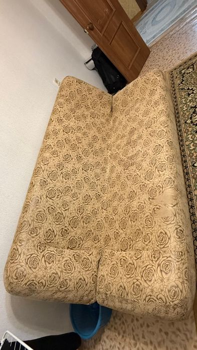 Диван для дома в хорошем состоянии