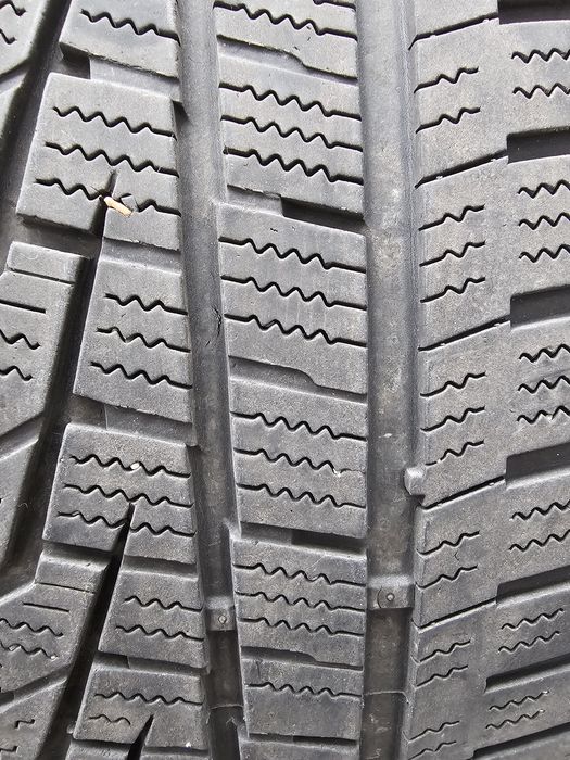 Vand cauciucuriarna 235/35/19 Hankook