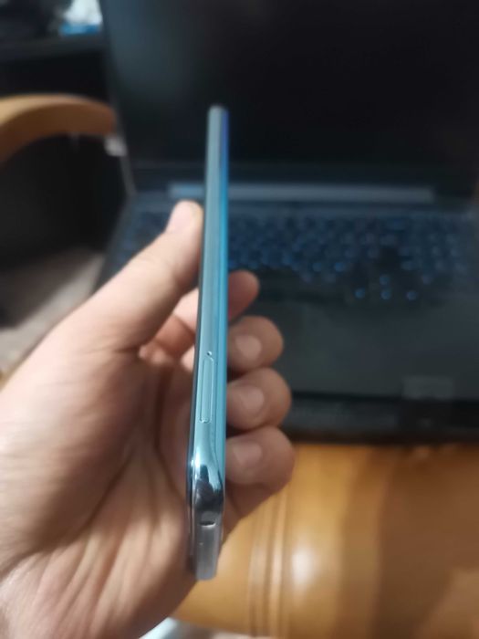 Продам Huawei Y8