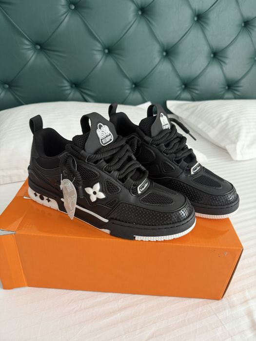 lv skate black 42/43