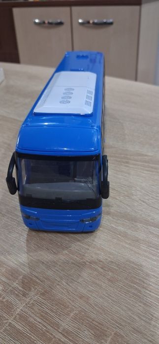 Autobuz cu telecomanda