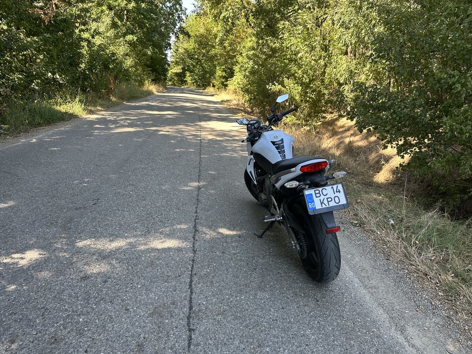 Kawasaki.  ER-6N
