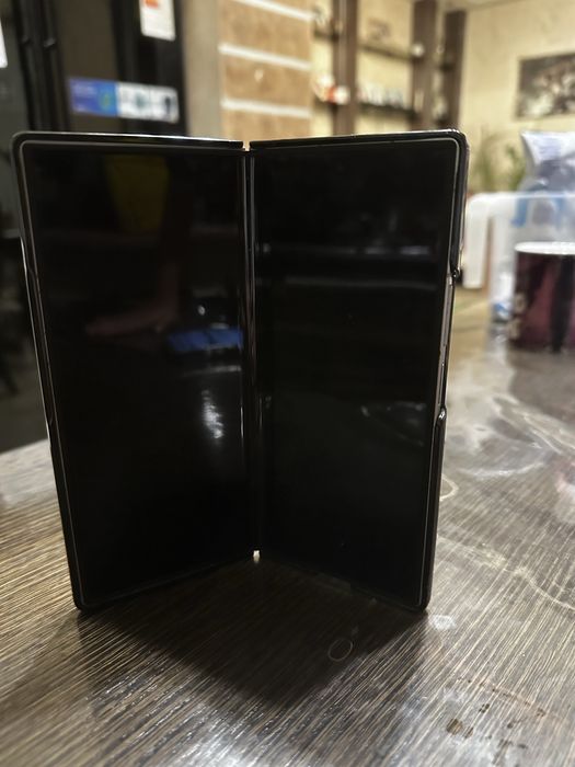 Продам Самсунг Z Fold 7 5 G 256 Gb