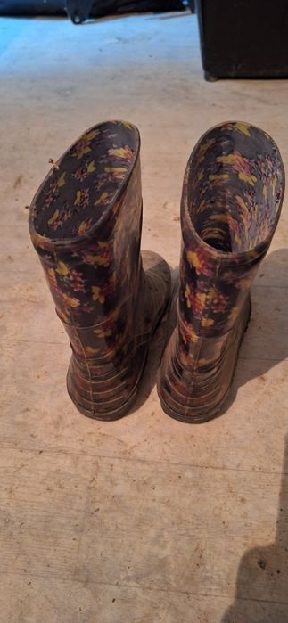 Продам резиновые сапоги