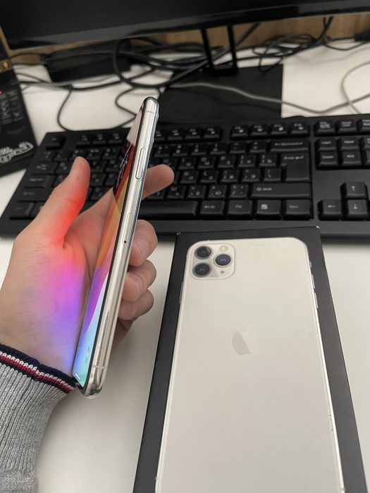 Iphone 11 pro max в идеальном состаянии каробка документ