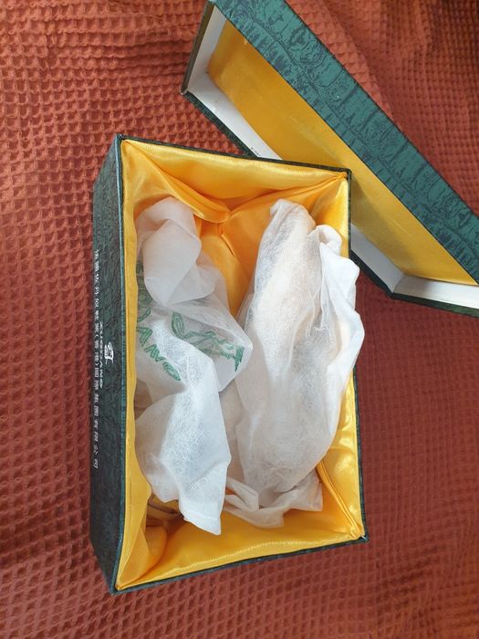 Босоножки новые продам