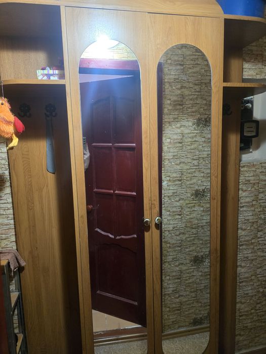 Стенка в коридор