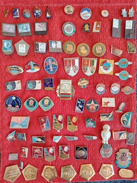 Значки на тему космонавтики и другие