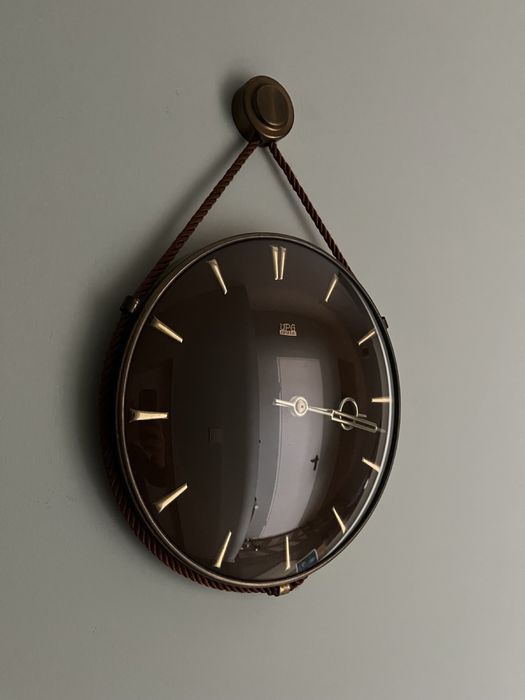 Стенен часовник / 50-те