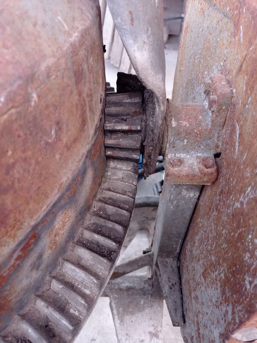 Betoniera tip vechi, în stare de funcționare