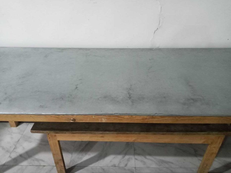 Xamir bilan ishlash uchun stol sotiladi