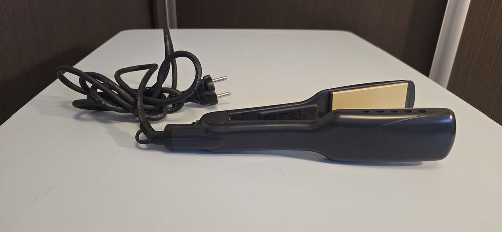 Placa intins parul Philips HP4638/00 SalonStraight Active Ion