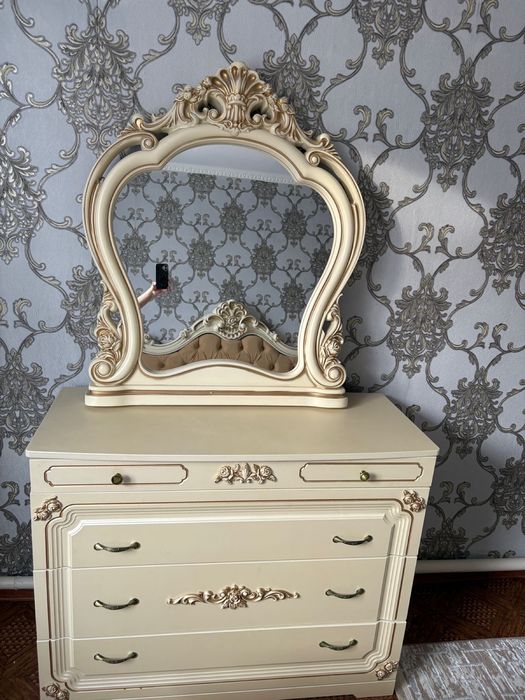 Спальный гарнитур