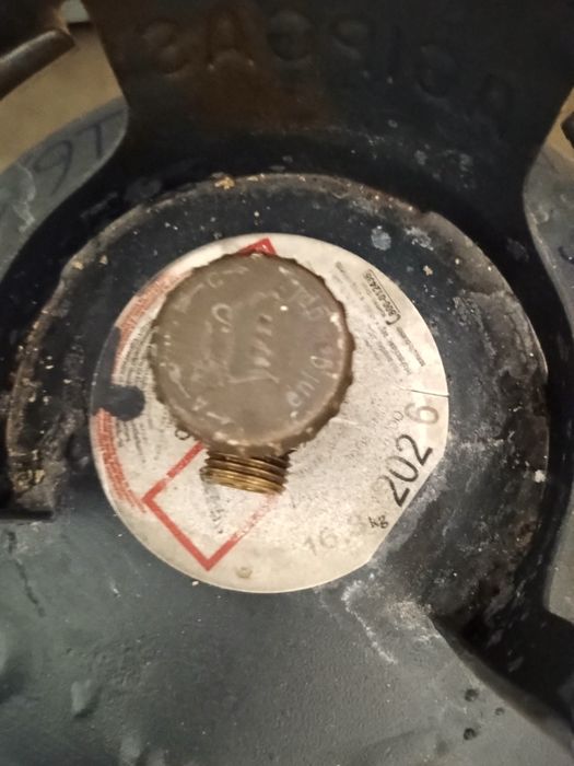 Газова бутилка 16.3 кг, Ъглов кран