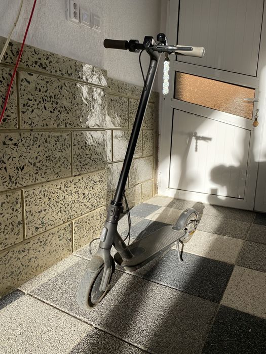 Vând trotineta elecrtică Xiaomi